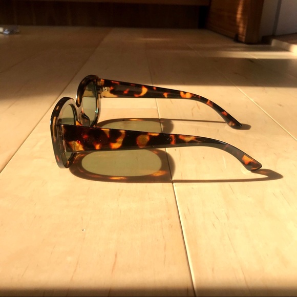 Turquoise sunglasses from UO - never worn! - Picture 2 of 4